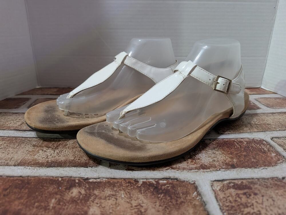Vionic Womens Sz 9 Kirra White Patent Leather Orthotic Sandals T-Strap Comfort